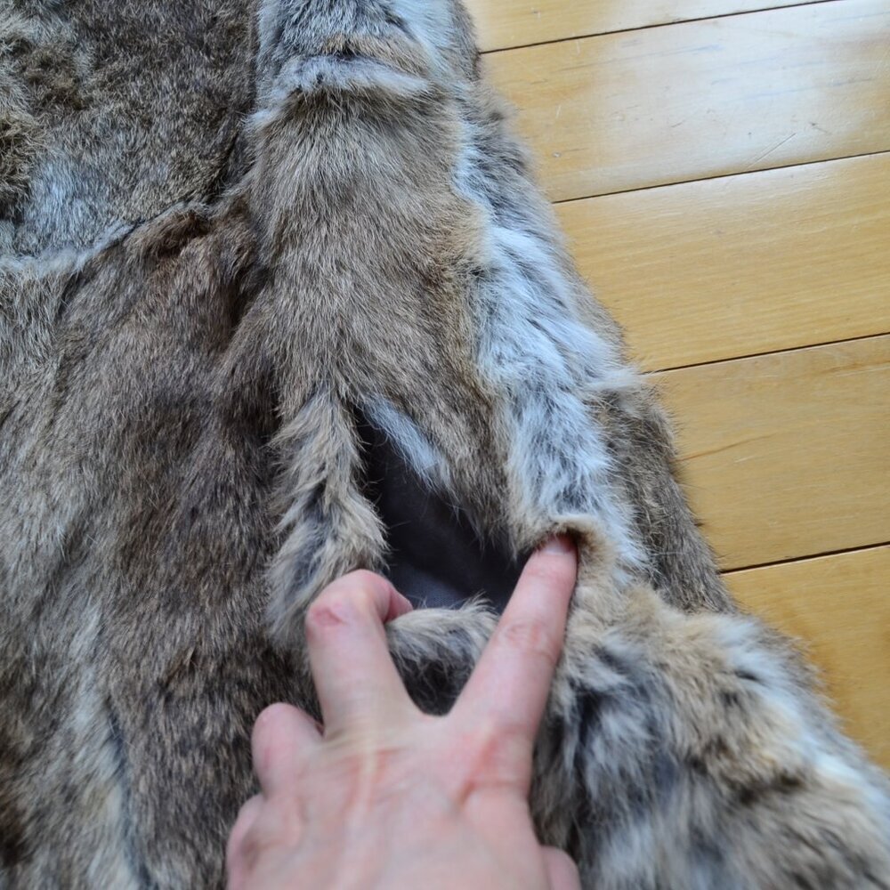 LaRok Luxe Rabbit Fur Sweater Vest Fits S / M - Picture 7 of 16